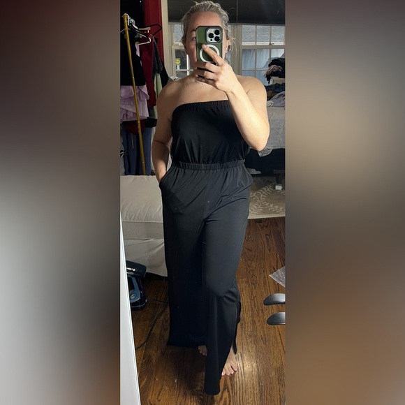 G.I.L.I. Black Petite Jetsetter Strapless Jumpsuit With Pockets Size XSP - Picture 2 of 4